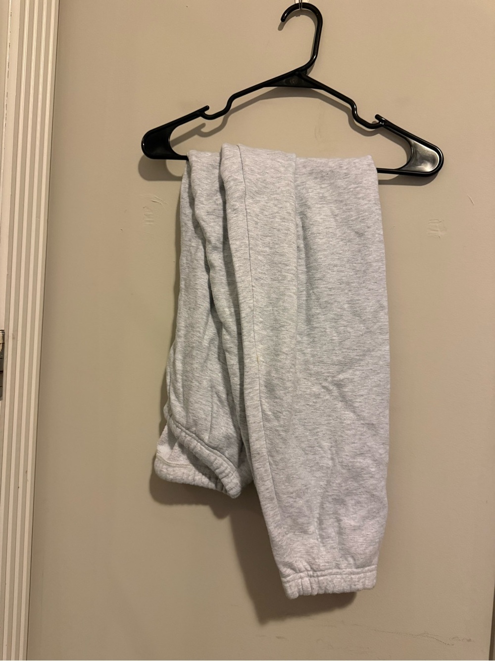 SKIMS Light Gray Women’s Jogger Sweatpants